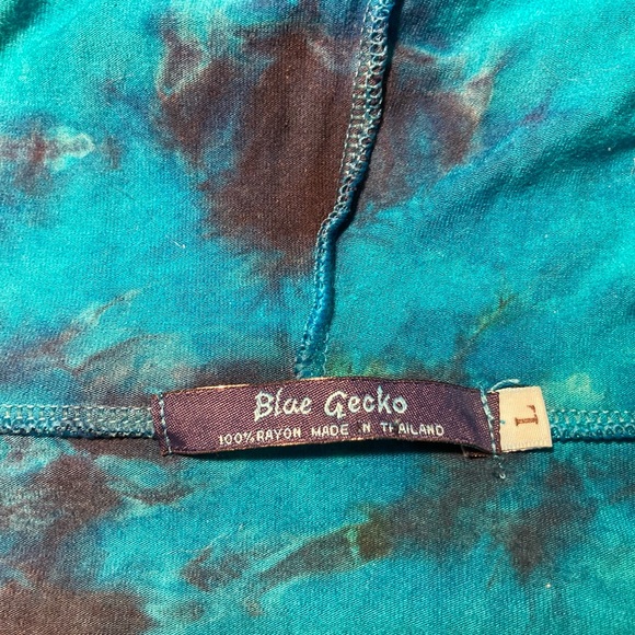 NWOT Yoga/ workout  hooded top, 100% Rayon, very comfortable. - Picture 6 of 7